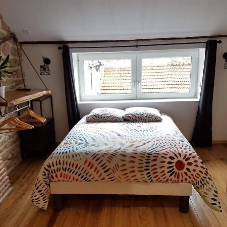 Апартаменты Atypical Flat Шарлевиль-Мезьер Экстерьер фото
