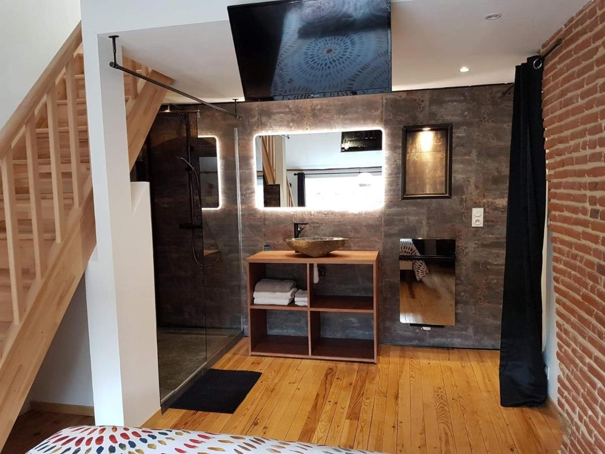 Апартаменты Atypical Flat Шарлевиль-Мезьер Экстерьер фото